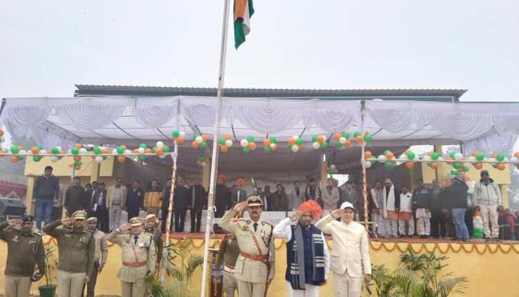 विधायक दीपक मंगला ने बल्लभगढ़ में उपमंडल स्तरीय 75 वें गणतंत्र समारोह में किया ध्वजारोहण