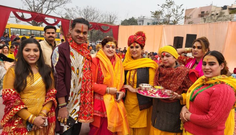किन्नर समाज ने धूमधाम से मनाया अयोध्या में श्री राम मंदिर प्राण प्रतिष्ठा समारोह, रंजीता मेहता ने दी शुभकामनाएं