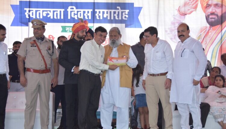 National award winner and Balkunj Chhachhrauli's PO Deepak Kumar Manthan honored for social service work