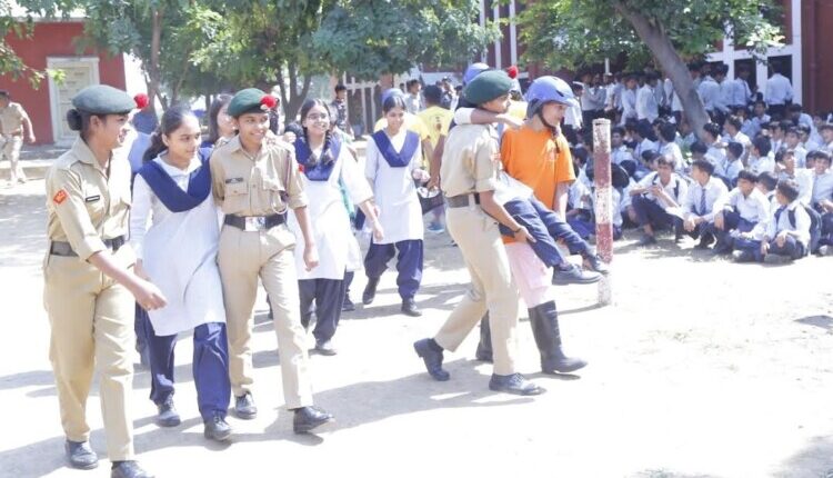 As per the instructions of DC Vikram Singh, disaster management exercise was organized in Navodaya Vidyalaya Mothuka.