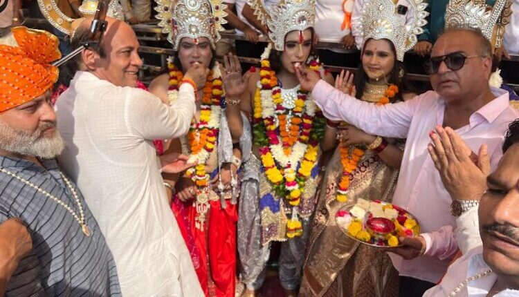 Thousands of people gathered to witness the meeting of Ram and Bharat, people became emotional.