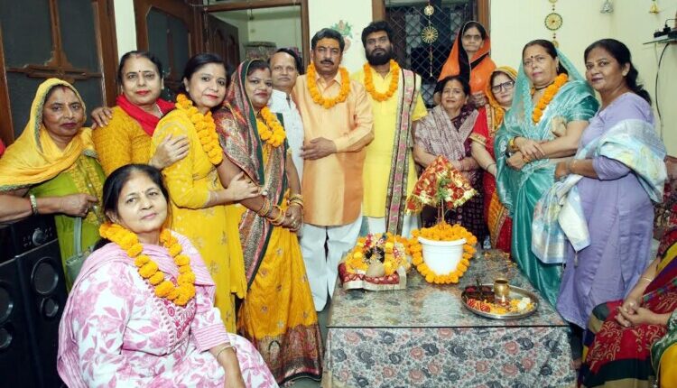 Tulsi marriage was celebrated with great pomp in Shri Mahavir Temple.