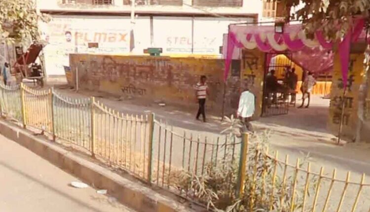 25.33 lakh loot in Faridabad: Three masked miscreants snatched cash from a CA at gunpoint, police launched a comprehensive investigation.