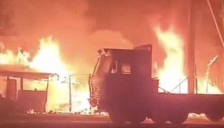 Fire broke out in Prem Dhaba: A truck parked near the petrol pump also burned, suspicion of conspiracy expressed.