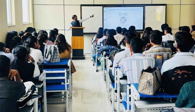 The Art of Indian Knowledge System: Aggarwal College, Ballabhgarh