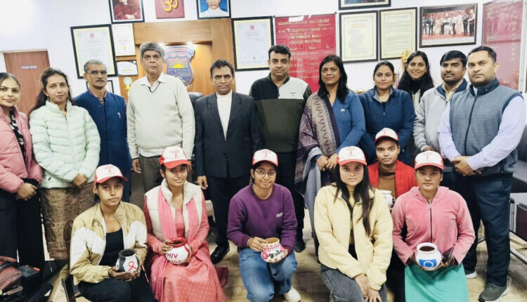Agarwal College Ballabgarh organized a pot painting and signature campaign as part of the National Youth Fortnight celebrations.