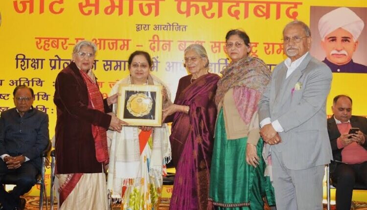 Honouring talented students encourages children: Mayor Praveen Batra Joshi