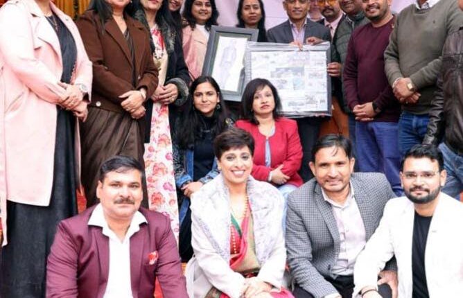 Ravindra Kumar Manchanda retired after completing 40 years of teaching service.