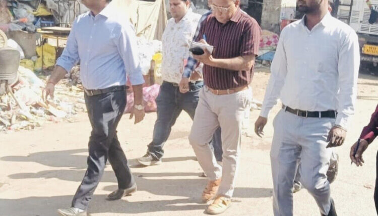 Corporation Commissioner Dhirendra Khadagta inspected Ward 14 and directed the removal of encroachments from under the Bata Bridge.