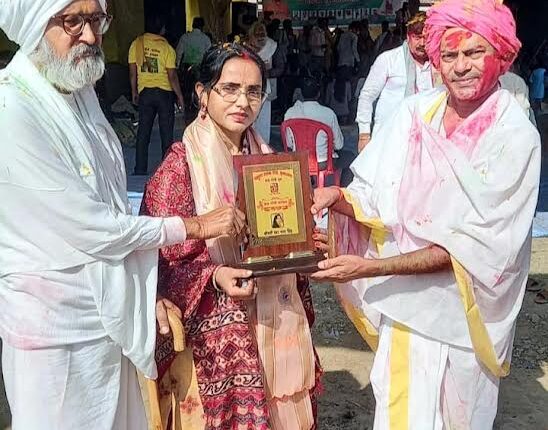 Swara Latta Singh honored with the 'Braj Gopi Samman'