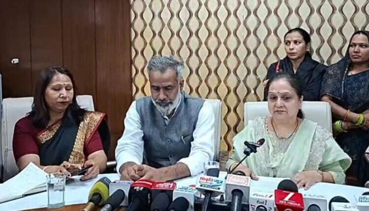 विपक्ष ने 70 करोड महिलाओं के सपनों का गला घोंटा, इतिहास उन्हें कभी माफ नहीं करेगा: मेयर प्रवीण बत्रा जोशी