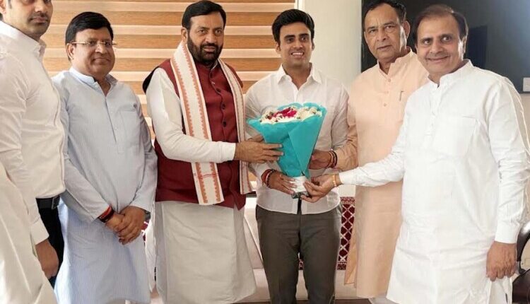 Three councillors joined the BJP under the leadership of Chief Minister Nayab Saini.