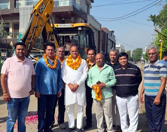 Ward No. 37 will become an ideal ward in terms of development: Mukesh Agarwal