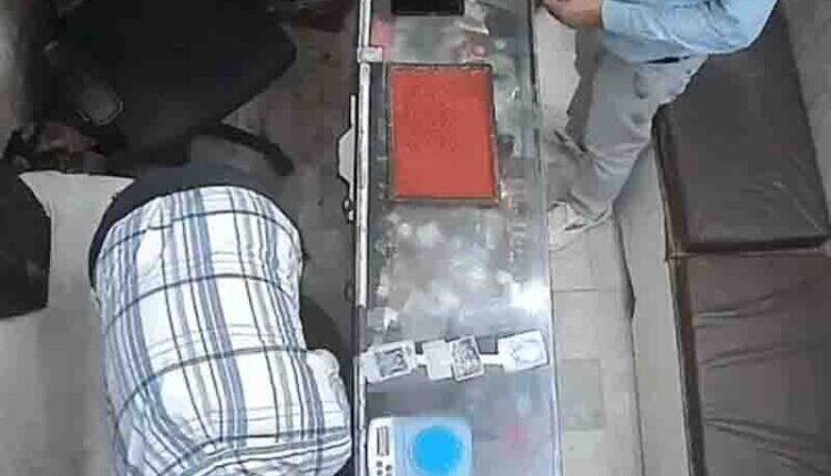 Youth absconds with gold jewellery from shop in Faridabad