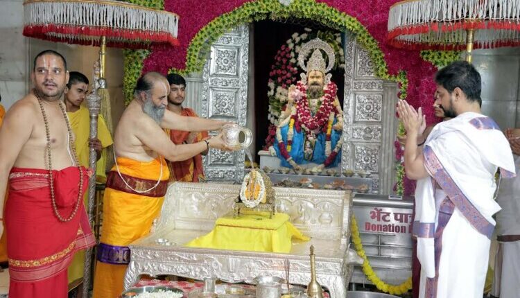 Only through surrender can one become the recipient of God's grace: Swami Purushottamacharya