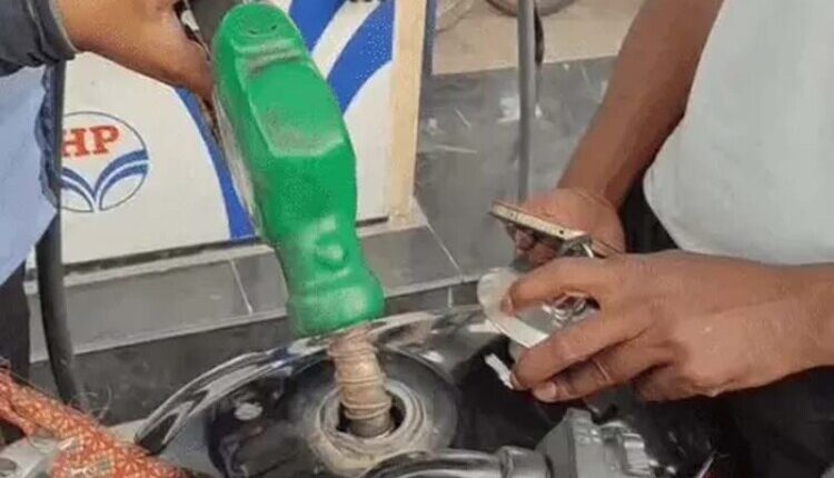 Petrol Crosses ₹103 in Faridabad; Diesel Also Becomes Costlier: Transport and Freight Operations to be Impacted