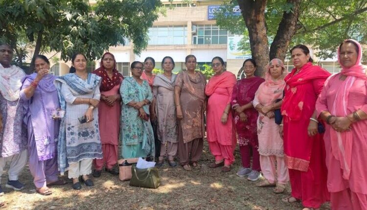 Discussion held between Anganwadi Workers and Helpers Union and Director General of Women and Child Development Department