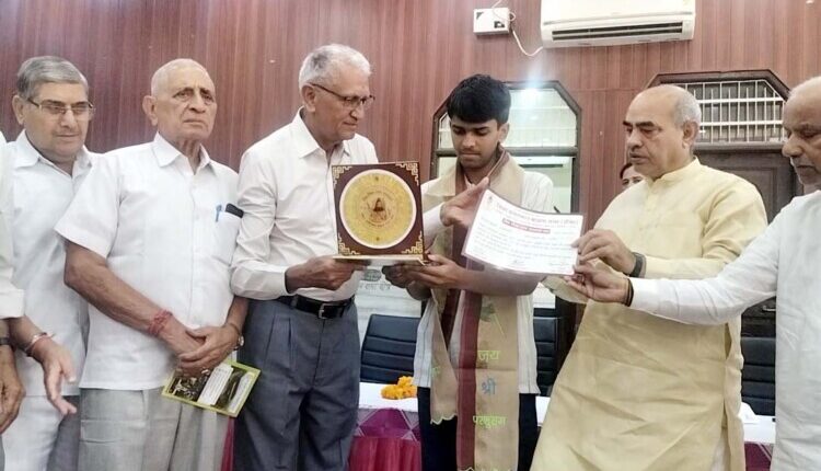 Educating society is the duty of a Brahmin: Moolchand Sharma