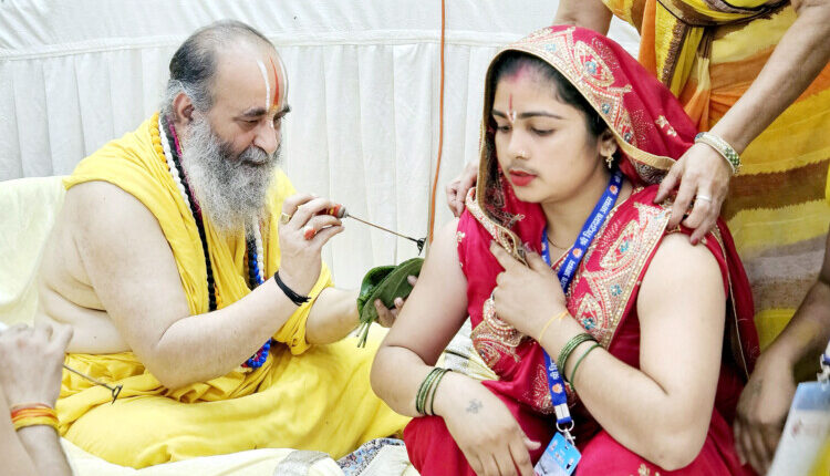 Devotees were moved to emotion by the grace of the Guru showered upon them during the initiation ceremony of the Sri Ramanuja Sampradaya.