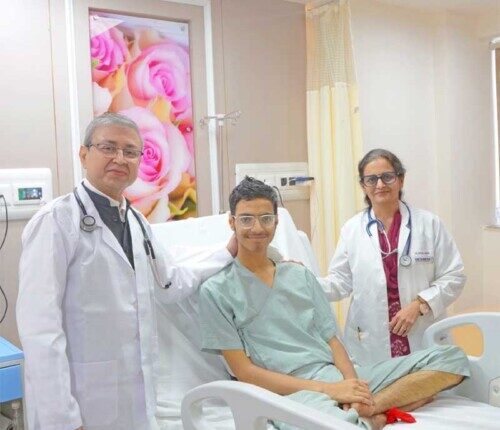 Yatharth Hospital Faridabad saves the life of a 14-year-old boy suffering from hyper-acute liver failure