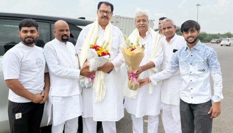 Congress leader Anil Netaji welcomed Congress State President Rao Narendra.
