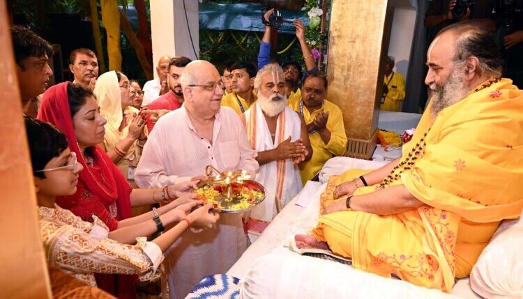 The Guru-Disciple Relationship: A Transcendental Union of Divine Consciousness – Swami Purushottamacharya