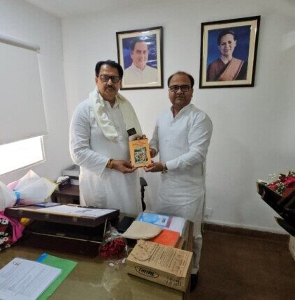 Sumit Gaur met Haryana Congress in-charge Sanjay Dutt.