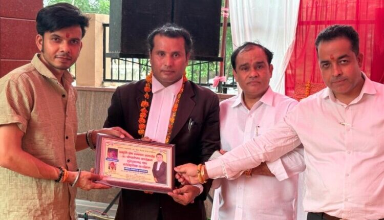 Mahesh Pandey honored with the 'Prakriti Prem Samman'.