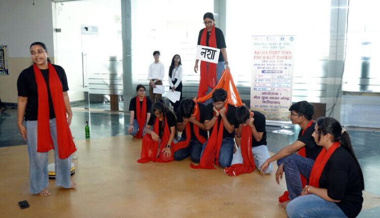 Voices of the youth rang out against drug abuse, conveying the message of a drug-free society.