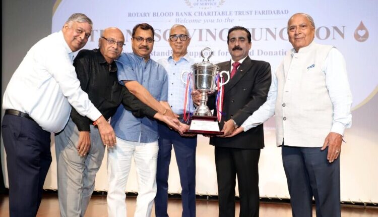 Aggarwal College, Ballabgarh, honored for outstanding contribution to blood donation services.