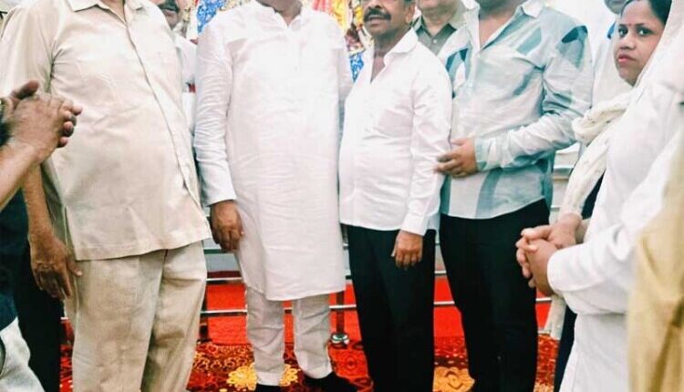 Cabinet Minister Vipul Goyal performed puja at Maa Kailasho Devi Temple