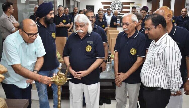 Reunion of 1976-80 batch alumni held at J.C. Bose University.