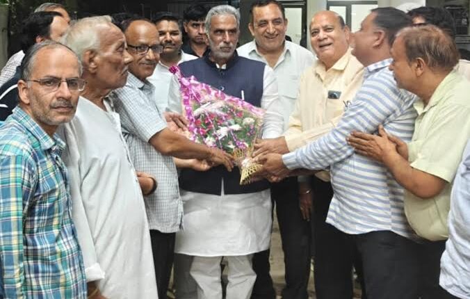 Haryana Vyapar Mandal met Union Minister Krishan Pal Gurjar.