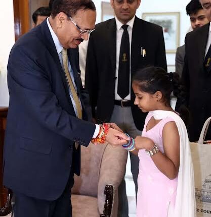 Srishti, a daughter of Faridabad, tied a Rakhi to CJI Surya Kant.