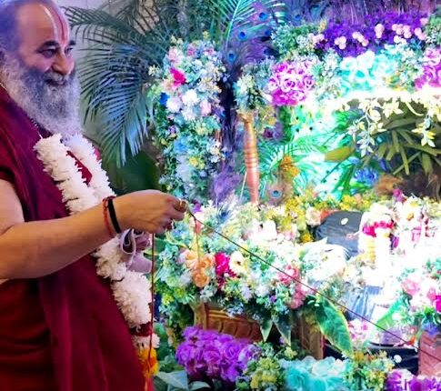 Devotees will be able to enjoy the sacred tableaux of Lord Krishna during Shri Krishna Janmashtami at Shri Siddhdata Ashram.