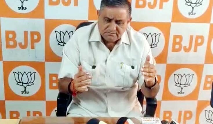 Former MLA should publicly apologize to the migrant community: Dharmbir Bhadana