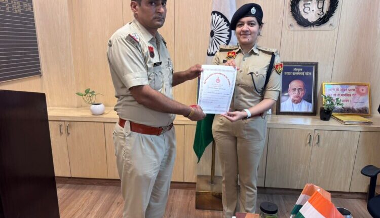 Three police personnel from the team that busted a cyber fraud gang were named ‘Cyber ​​Hero of the Week’ and honored by Himadri Kaushik, Deputy Commissioner of Police (Headquarters).