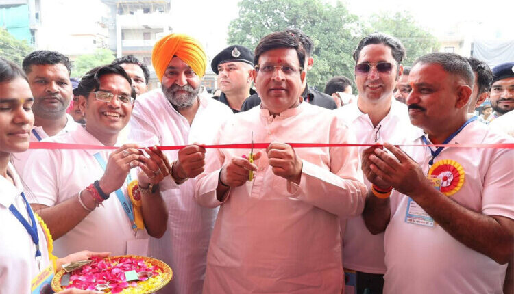 फरीदाबाद में ‘एक अभियान जिंदगी के नाम’ का भव्य हेलमेट लंगर, 750 हेलमेट बांटकर दिया सड़क सुरक्षा का संदेश